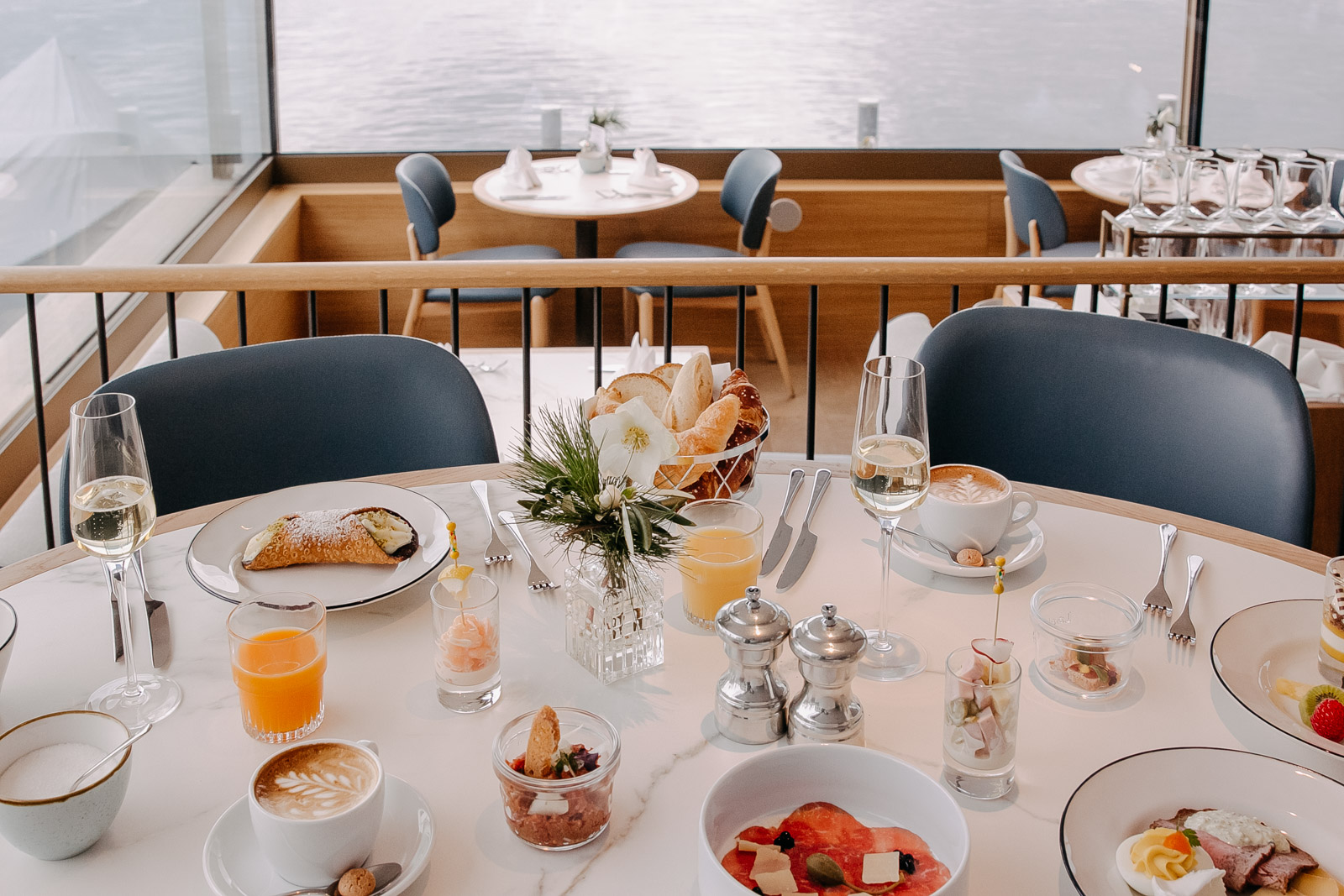 The Boat House Sunday Brunch &#8211; Hotel Alex Lake Zürich