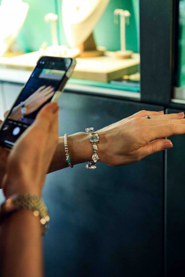 Instagram management of Swiss lifestyle brands and companies