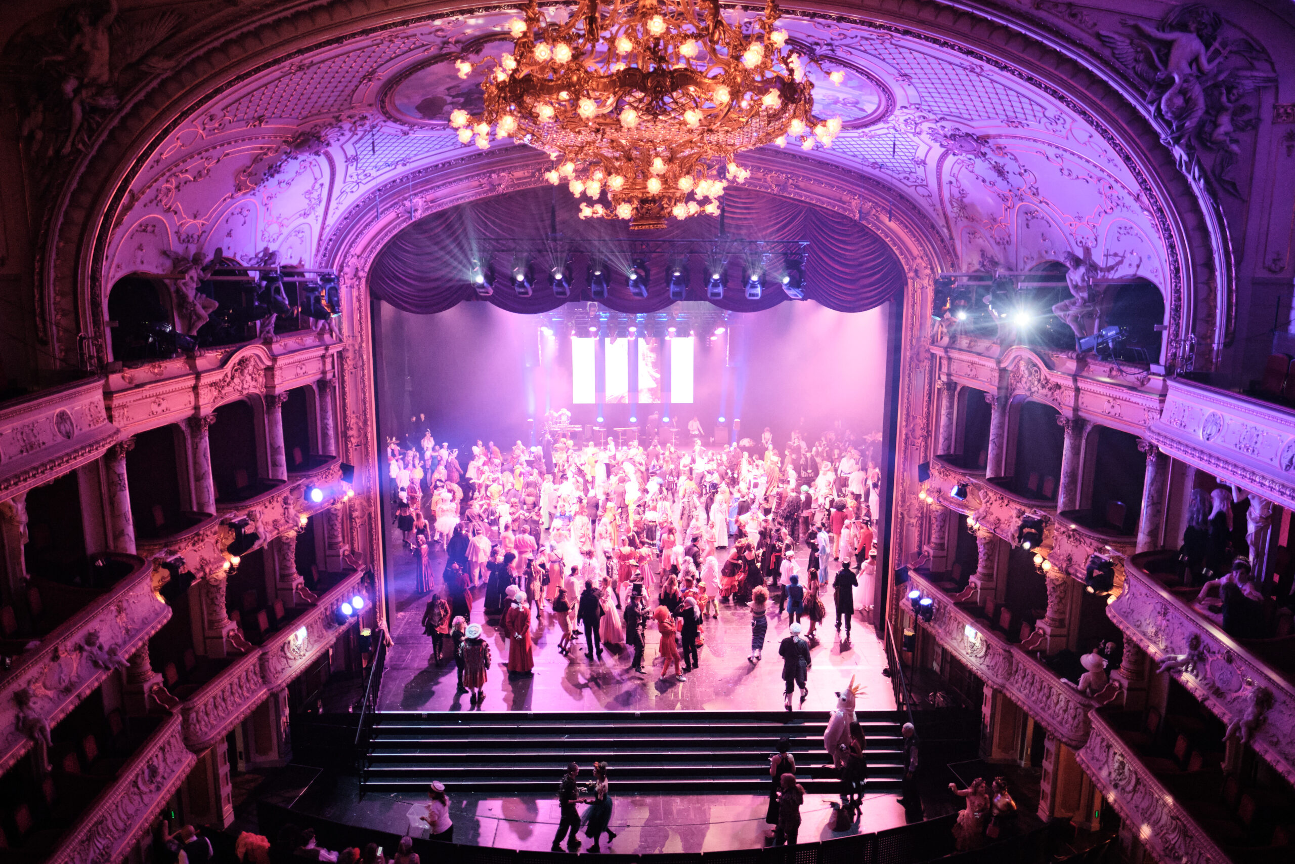 Overdress! Costume Party &#8211; Opera House Zurich 2023