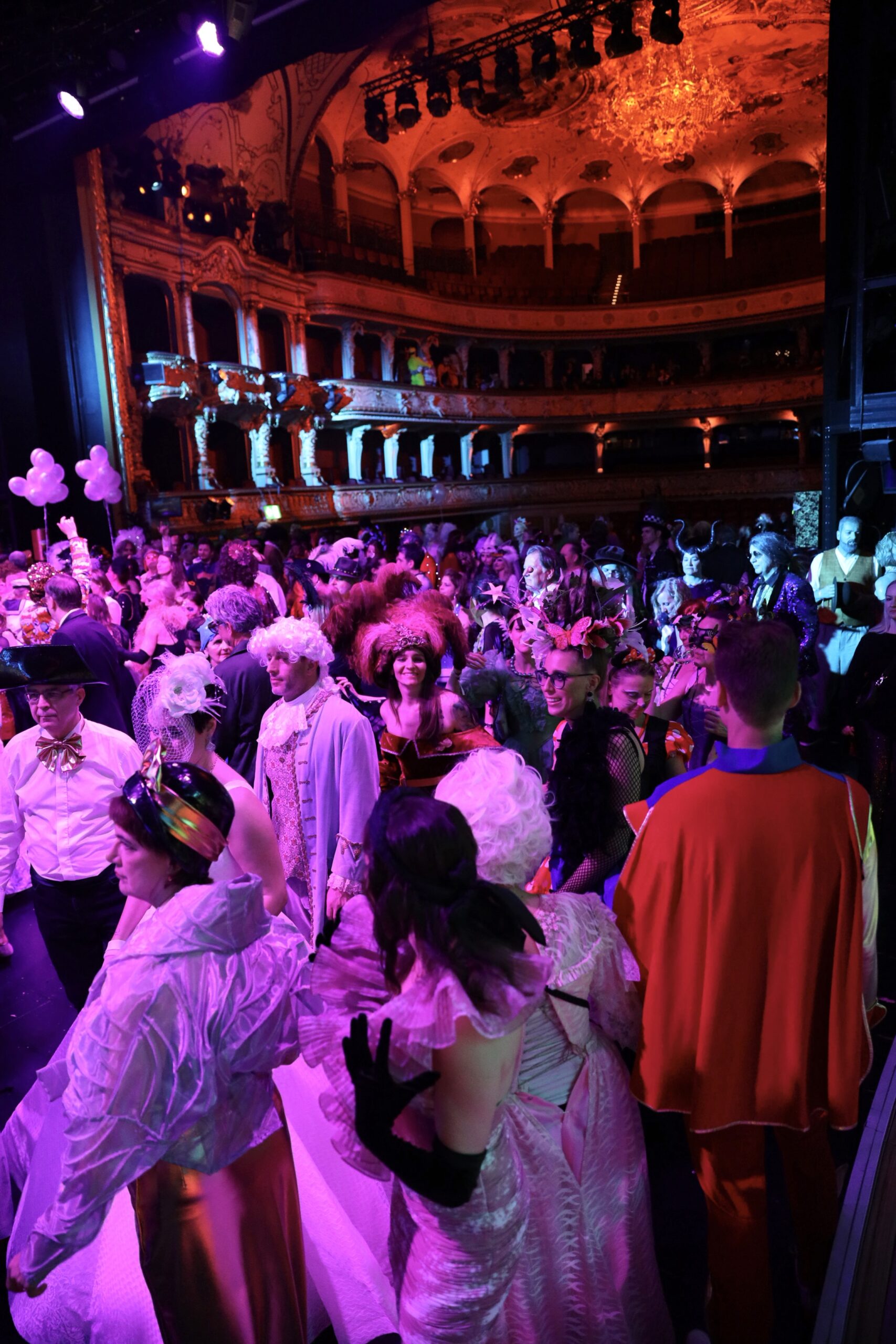 Overdress! Costume Party &#8211; Opera House Zürich 2024
