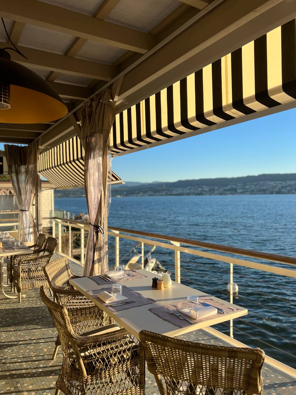 Top 5 Lakeside Restaurants in Zurich